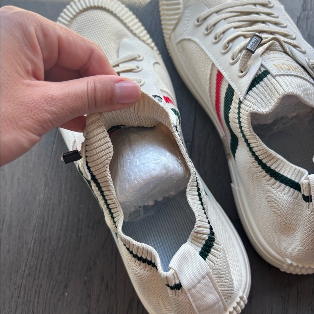 SHEIN White and Red Sneakers Retro Athletic Style - Picture 3 of 7
